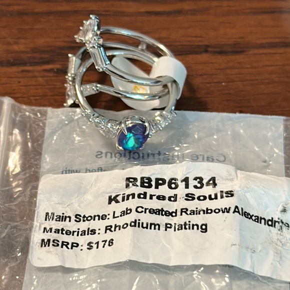 Bomb Party new ‘gogo’ ring - Picture 5 of 5